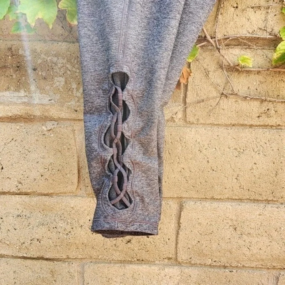 Lululemon Tied To It Crop 21 Black 4 EUC Mesh Lace Up Yoga Leggings Capris Pants